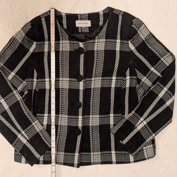 Black & White Plaid Wool-Blend Tweed Lined Collarless Lady Jacket - Picture 5 of 7